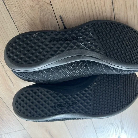 Black New Balance Sneakers Size 7 1/2 - Picture 6 of 7